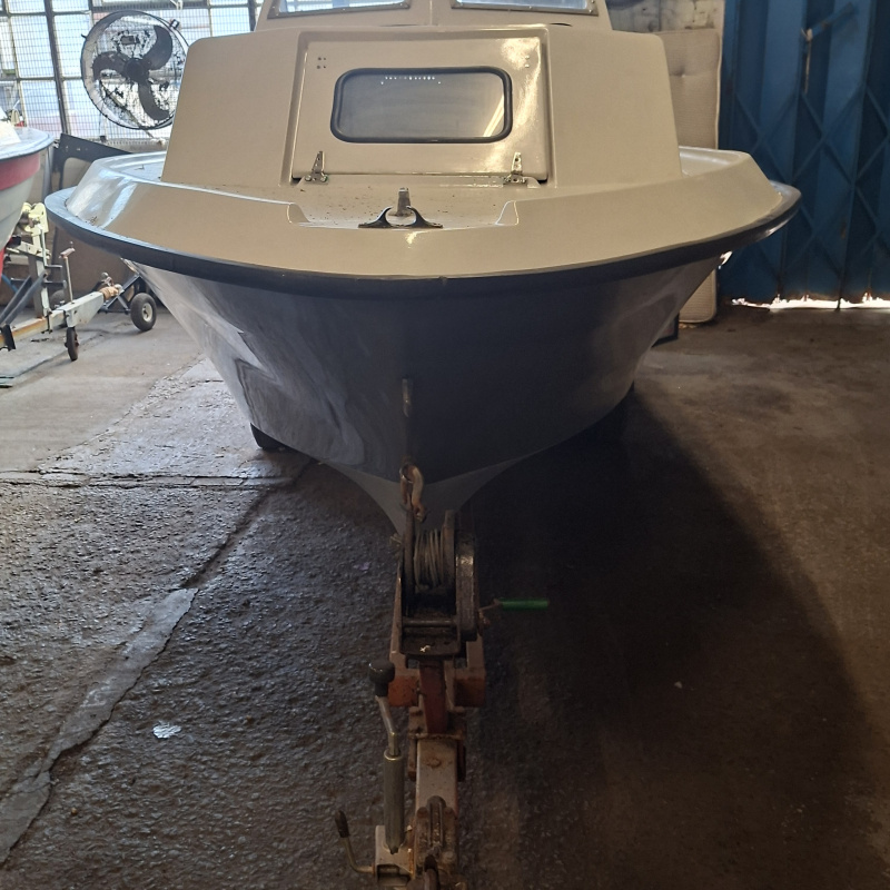 Fame Domino Cabin Boat – Mercury 25hp – Twin Axle Trailer
