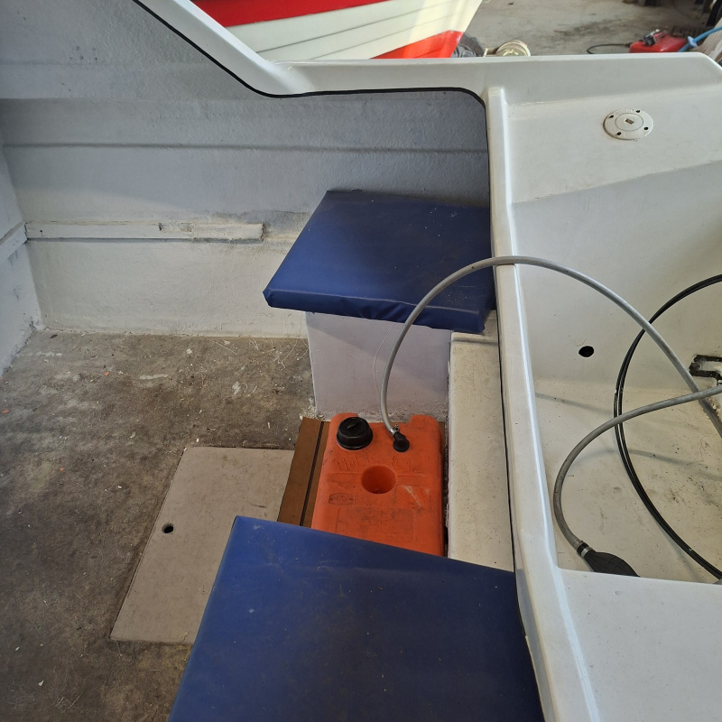 Fame Domino Cabin Boat – Mercury 25hp – Twin Axle Trailer