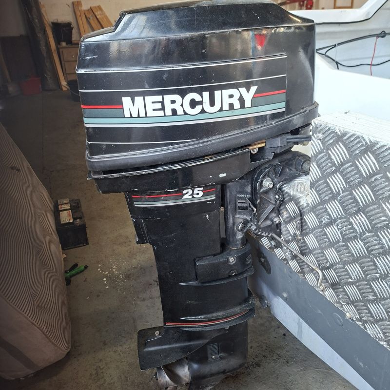 Fame Domino Cabin Boat – Mercury 25hp – Twin Axle Trailer
