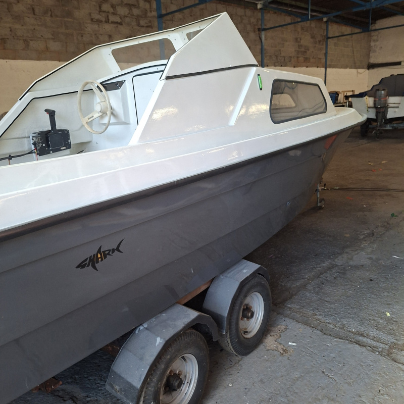 Fame Domino Cabin Boat – Mercury 25hp – Twin Axle Trailer